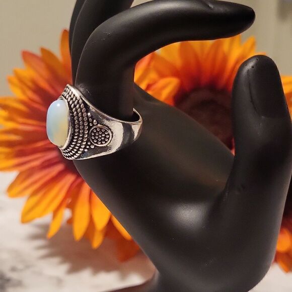 Oval Embellishment Silvery Moonstone Simulate Ring - Picture 8 of 14